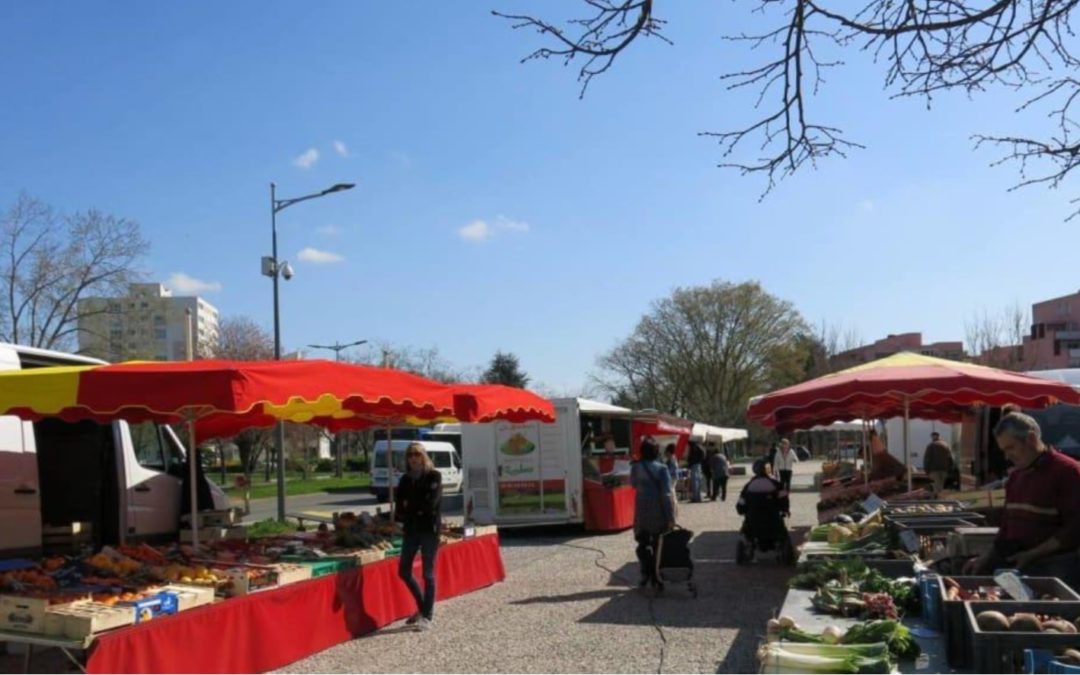 Poitiers : premier jour de confinement, les marchés de proximité désertés
